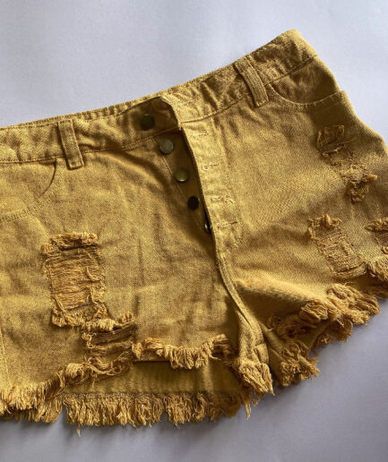 Short caramelo con rotos